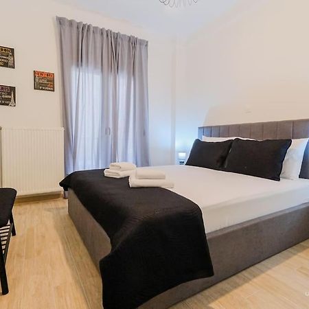 Theofilos Urban Apartment, Close To City Center テッサロニキ エクステリア 写真