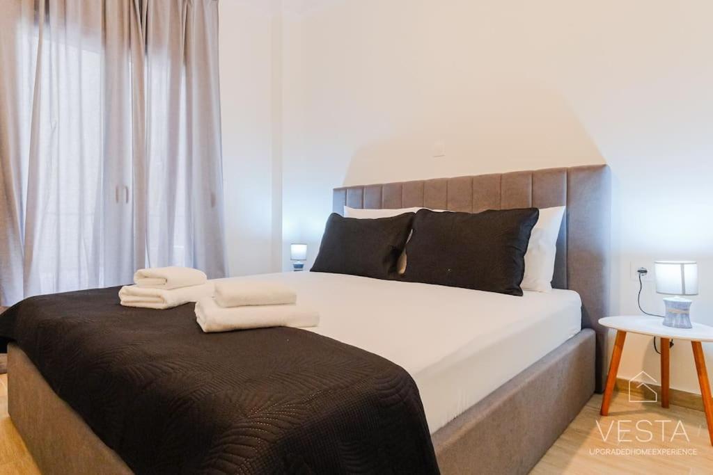 Theofilos Urban Apartment, Close To City Center テッサロニキ エクステリア 写真