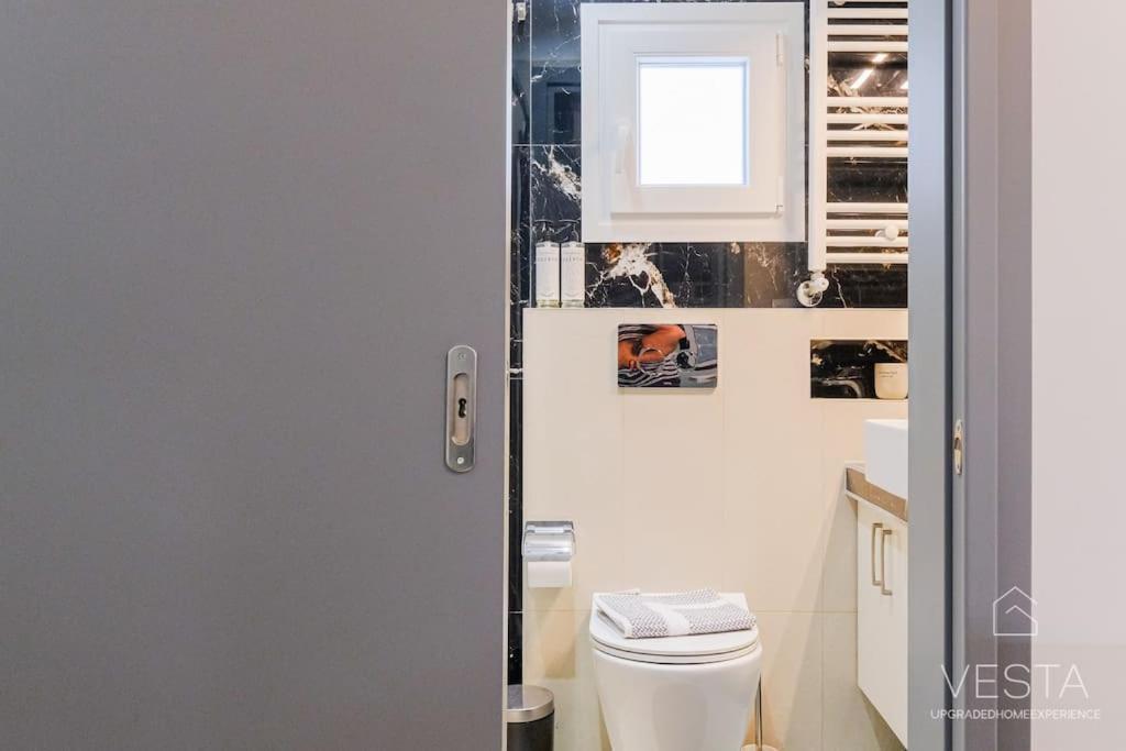 Theofilos Urban Apartment, Close To City Center テッサロニキ エクステリア 写真