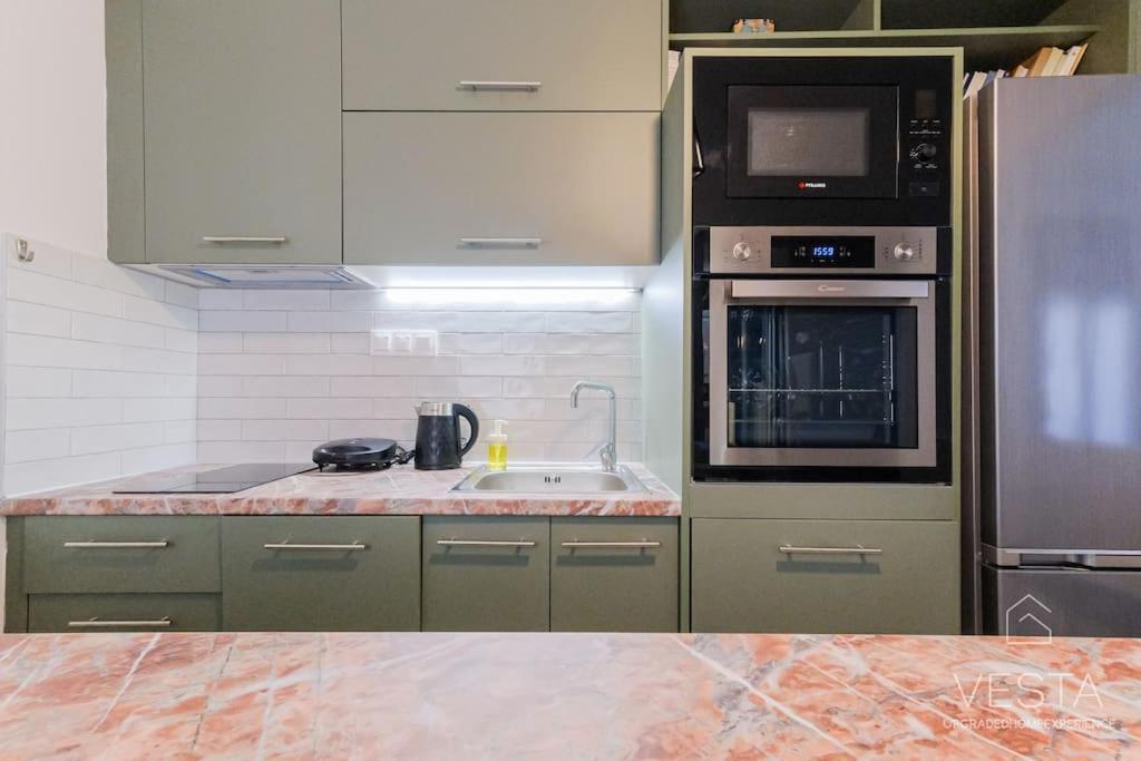 Theofilos Urban Apartment, Close To City Center テッサロニキ エクステリア 写真